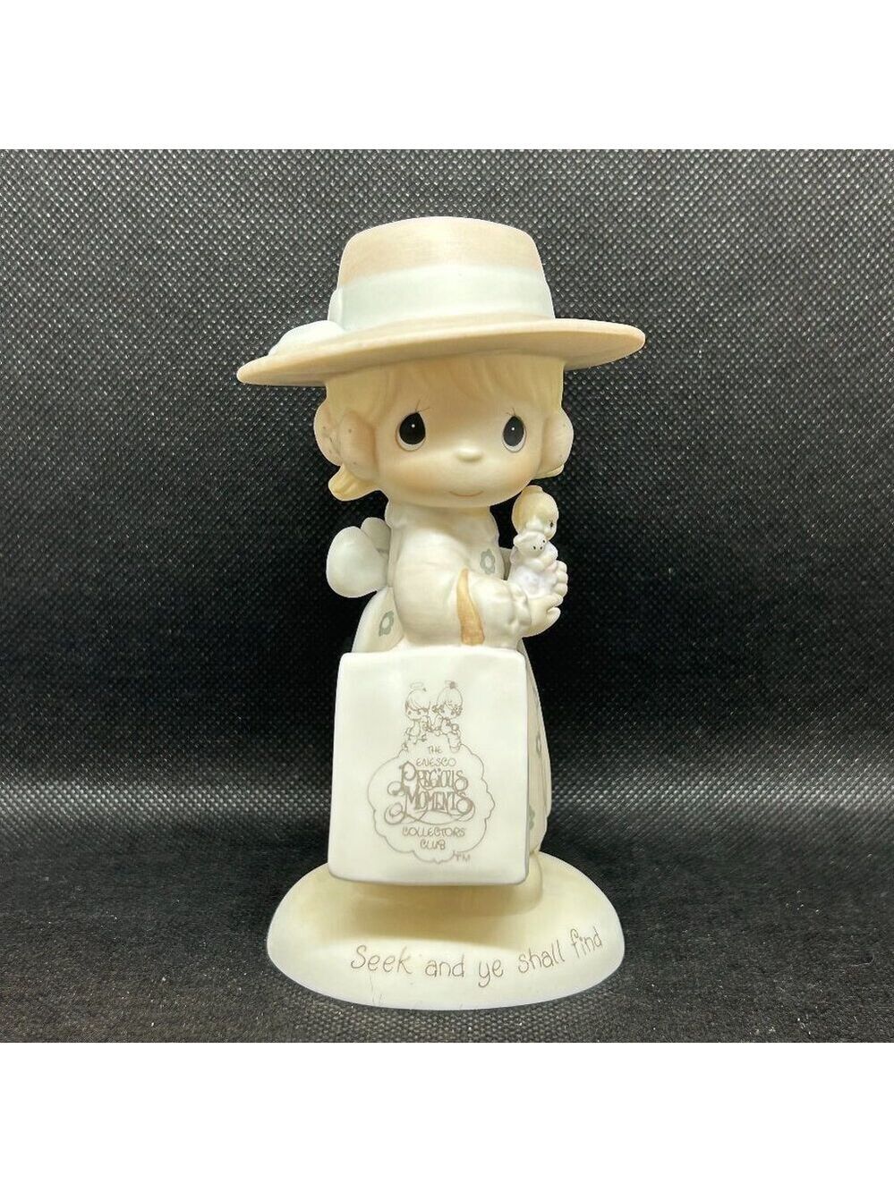 PRECIOUS Moments "Seek and ye shall find" 1985 Membership figurine